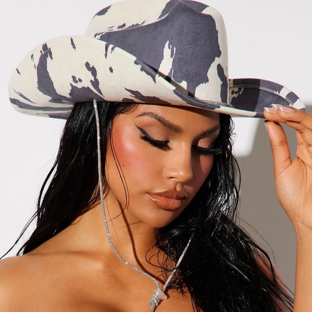 🐴*NWT* Cow Print Cowboy Hat
